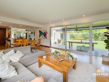Venta casa 3 dormitorios Funes Hills Mirasoles