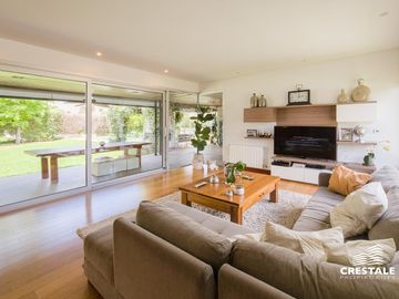 Venta casa 3 dormitorios Funes Hills Mirasoles