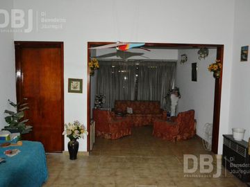 VENTA DE CASA 3 AMBIENTES EN LOMAS DEL MIRADOR