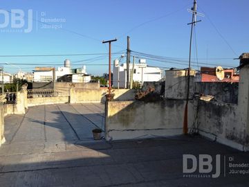 VENTA DE CASA 3 AMBIENTES EN LOMAS DEL MIRADOR