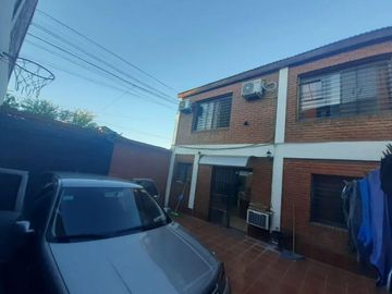 Casa venta - 4 dormitorios 2 baños - 283mts2 totales - Glew