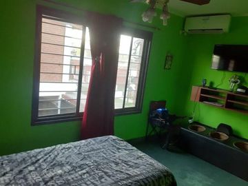 Casa venta - 4 dormitorios 2 baños - 283mts2 totales - Glew