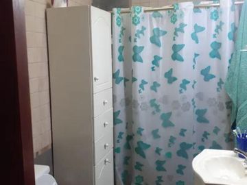 Casa venta - 4 dormitorios 2 baños - 283mts2 totales - Glew
