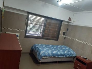 Casa venta - 4 dormitorios 2 baños - 283mts2 totales - Glew