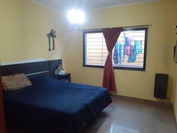 Casa venta - 4 dormitorios 2 baños - 283mts2 totales - Glew