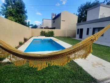 Venta Casa 5 ambientes cochera parque pileta en Vicente Casares