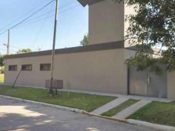 Venta Casa 5 ambientes cochera parque pileta en Vicente Casares