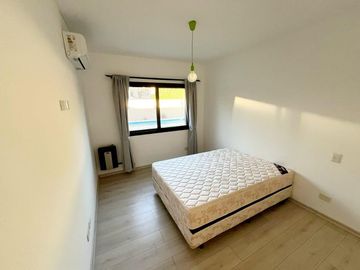 Venta Casa 5 ambientes cochera parque pileta en Vicente Casares