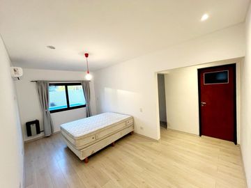 Venta Casa 5 ambientes cochera parque pileta en Vicente Casares