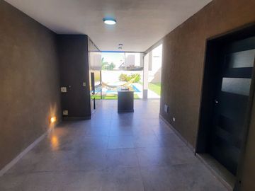 Venta Casa 5 ambientes cochera parque pileta en Vicente Casares