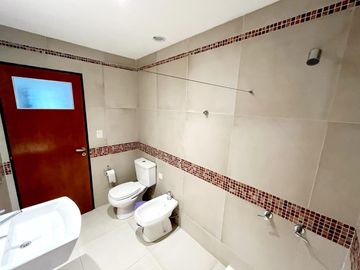 Venta Casa 5 ambientes cochera parque pileta en Vicente Casares