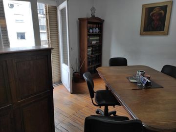 SEMIPISO FRANCES - 4 DORMITORIOS- VENTA - 5 Ambientes - Tribunales