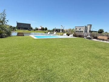 Casa en venta - 3 Dormitorios 2 Baños - 720mts2 - Pueblos del Plata, Guillermo E. Hudson