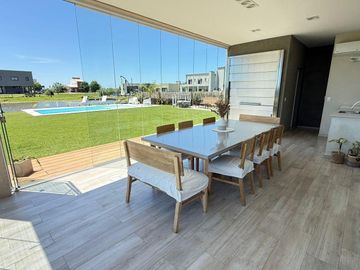 Casa en venta - 3 Dormitorios 2 Baños - 720mts2 - Pueblos del Plata, Guillermo E. Hudson