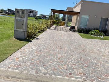 Casa en venta - 3 Dormitorios 2 Baños - 720mts2 - Pueblos del Plata, Guillermo E. Hudson