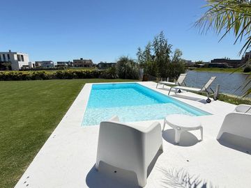 Casa en venta - 3 Dormitorios 2 Baños - 720mts2 - Pueblos del Plata, Guillermo E. Hudson