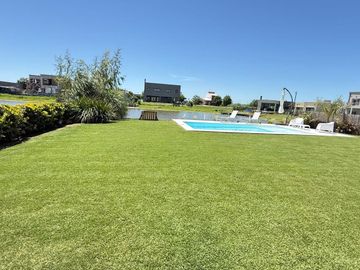 Casa en venta - 3 Dormitorios 2 Baños - 720mts2 - Pueblos del Plata, Guillermo E. Hudson