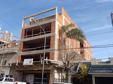 Departamento en  VENTA en barrio Naon con Cochera !!!!