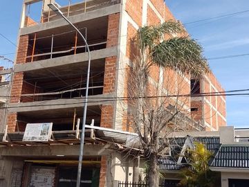Departamento en  VENTA en barrio Naon con Cochera !!!!