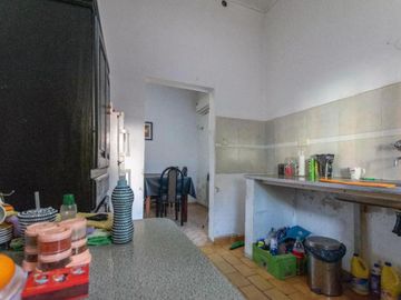 Casa en venta - 2 dormitorios 1 baño - 300mts2 - La Plata