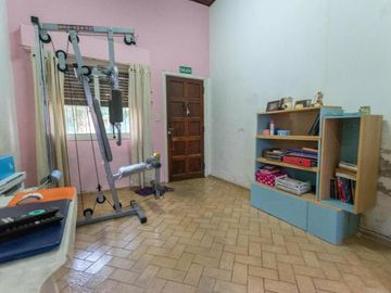 Casa en venta - 2 dormitorios 1 baño - 300mts2 - La Plata