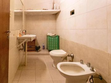 Casa en venta - 2 dormitorios 1 baño - 300mts2 - La Plata
