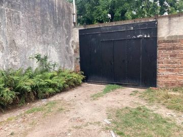 Casa en venta - 2 dormitorios 1 baño - 300mts2 - La Plata
