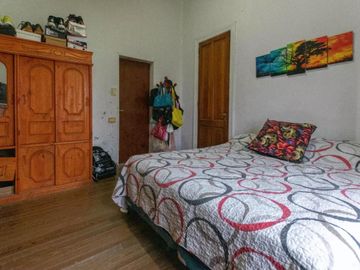Casa en venta - 2 dormitorios 1 baño - 300mts2 - La Plata