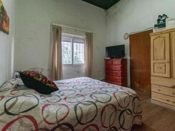 Casa en venta - 2 dormitorios 1 baño - 300mts2 - La Plata
