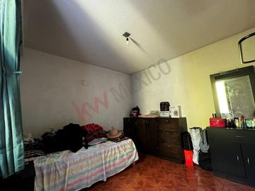 CASA EN VENTA, IZTAPALAPA, CIUDAD DE MÉXICO, 4 RECAMARAS Y 4 ESTACIONAMIENTOS
