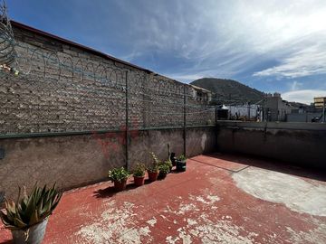 CASA EN VENTA, IZTAPALAPA, CIUDAD DE MÉXICO, 4 RECAMARAS Y 4 ESTACIONAMIENTOS