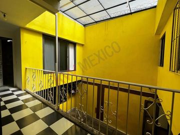 CASA EN VENTA, IZTAPALAPA, CIUDAD DE MÉXICO, 4 RECAMARAS Y 4 ESTACIONAMIENTOS