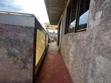 CASA EN VENTA, IZTAPALAPA, CIUDAD DE MÉXICO, 4 RECAMARAS Y 4 ESTACIONAMIENTOS