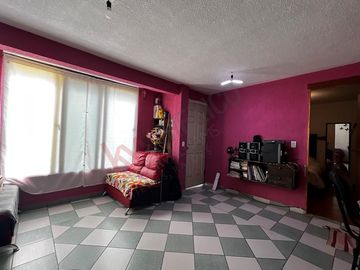 CASA EN VENTA, IZTAPALAPA, CIUDAD DE MÉXICO, 4 RECAMARAS Y 4 ESTACIONAMIENTOS