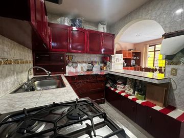 CASA EN VENTA, IZTAPALAPA, CIUDAD DE MÉXICO, 4 RECAMARAS Y 4 ESTACIONAMIENTOS