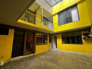 CASA EN VENTA, IZTAPALAPA, CIUDAD DE MÉXICO, 4 RECAMARAS Y 4 ESTACIONAMIENTOS
