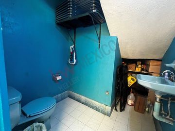 CASA EN VENTA, IZTAPALAPA, CIUDAD DE MÉXICO, 4 RECAMARAS Y 4 ESTACIONAMIENTOS