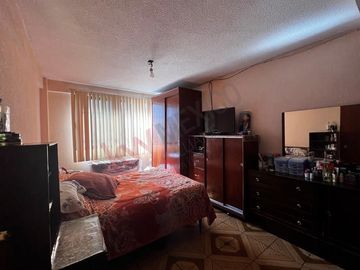 CASA EN VENTA, IZTAPALAPA, CIUDAD DE MÉXICO, 4 RECAMARAS Y 4 ESTACIONAMIENTOS