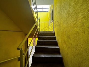 CASA EN VENTA, IZTAPALAPA, CIUDAD DE MÉXICO, 4 RECAMARAS Y 4 ESTACIONAMIENTOS