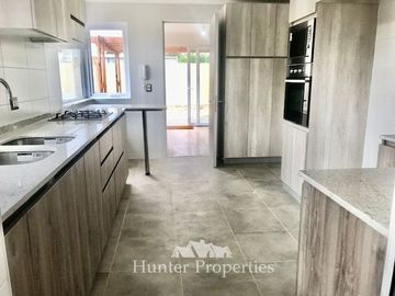 Casa en Venta en condominio la estancia , sector las rastras , frente al lider express de las rastras