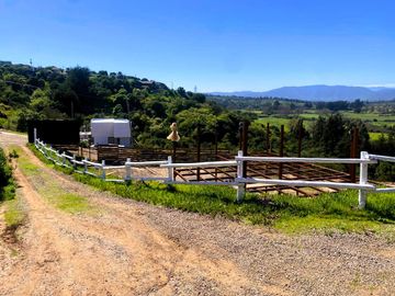 Hermosa Casa, Parcela 2500 m2, ROL PROPIO. Quintero  Concón.