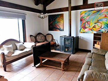 Hermosa Casa, Parcela 2500 m2, ROL PROPIO. Quintero  Concón.