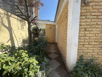 Casa en Venta en Av Macul con Los Espinos