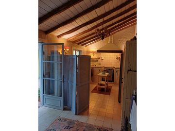 Se vende preciosa Casa Estilo Provenzal AMOBLADA en Sector El Carmen- Pirque