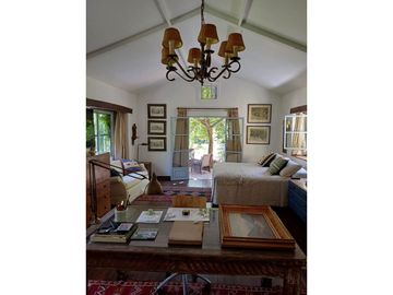 Se vende preciosa Casa Estilo Provenzal AMOBLADA en Sector El Carmen- Pirque