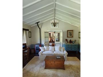 Se vende preciosa Casa Estilo Provenzal AMOBLADA en Sector El Carmen- Pirque