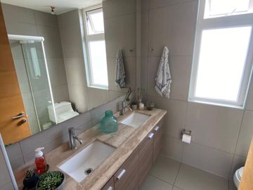 Casa en condominio con excelente ubicación y seguridad, sector Av. Cuatro Esquinas