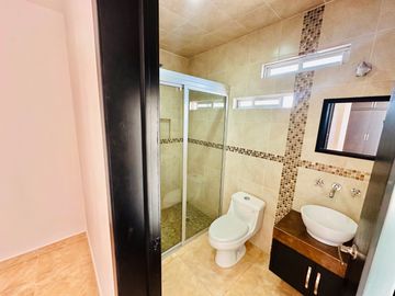 ELGANTE CASA EN VENTA EN PARQUE SAN JOSÉ