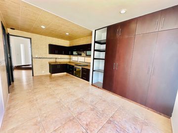 ELGANTE CASA EN VENTA EN PARQUE SAN JOSÉ