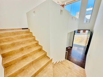 ELGANTE CASA EN VENTA EN PARQUE SAN JOSÉ